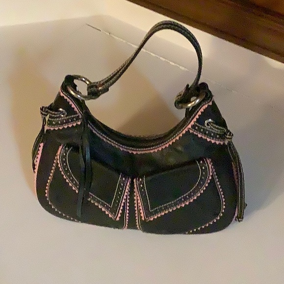 Isabella Fiore Black and Pink Shoulder Bag with Embroidery - Picture 12 of 16